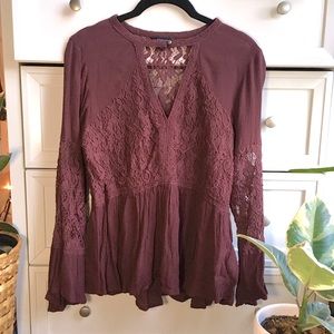 American Eagle lace blouse